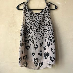 NWOT PATTERNED CHEETAH PRINT TOP